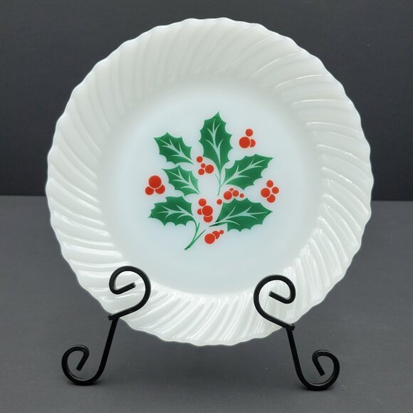 Termocrisa Holly Berry White Milk Glass Christmas Dessert Appetizer Plates - Picture 2 of 4